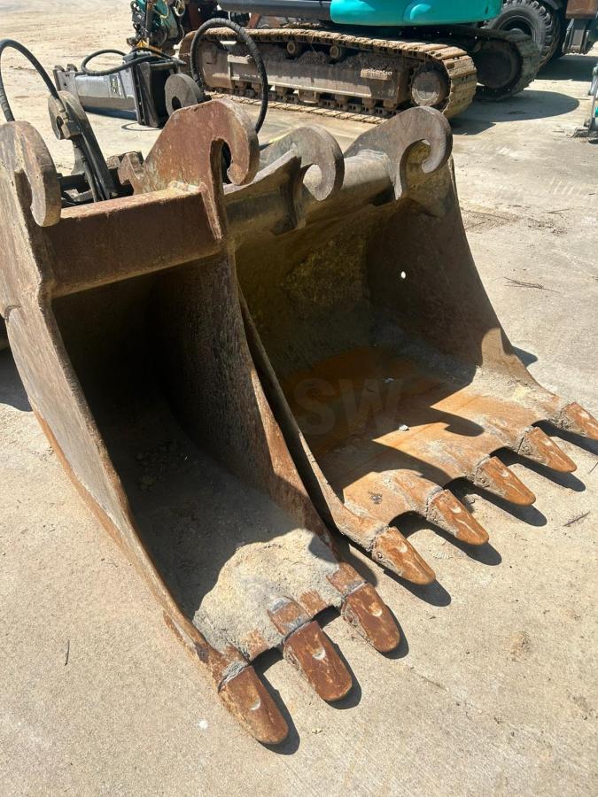 Pelle sur chenilles Kobelco SK140SRLC-5