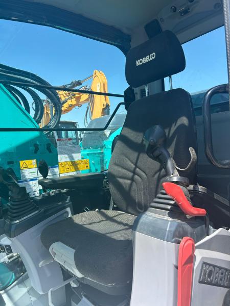 Pelle sur chenilles Kobelco SK140SRLC-7
