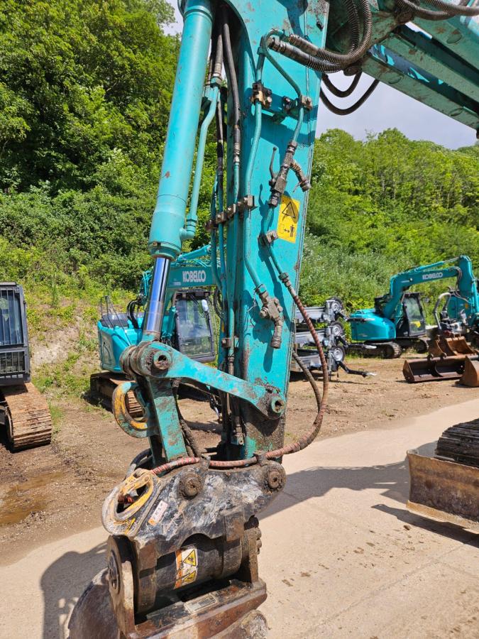 Pelle sur chenilles Kobelco SK75SR-7