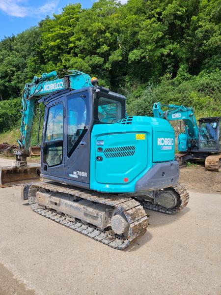 Pelle sur chenilles Kobelco SK75SR-7
