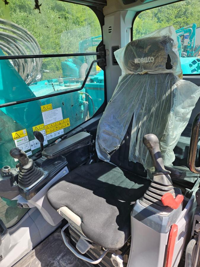 Pelle sur chenilles Kobelco SK75SR-7
