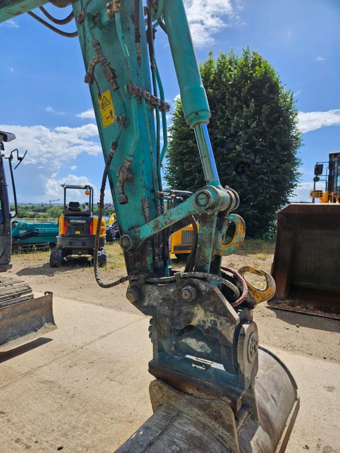 Pelle sur chenilles Kobelco SK75SR-7