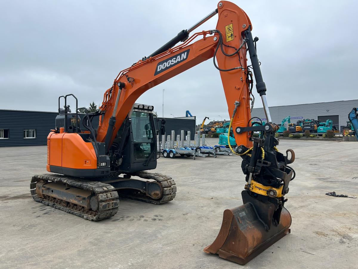 Pelle sur chenilles Doosan DX140LCR-7