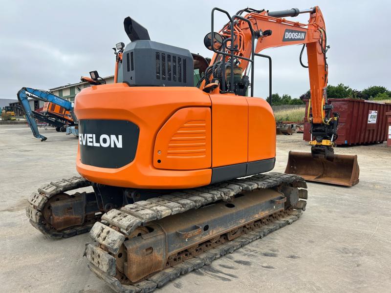 Pelle sur chenilles Doosan DX140LCR-7