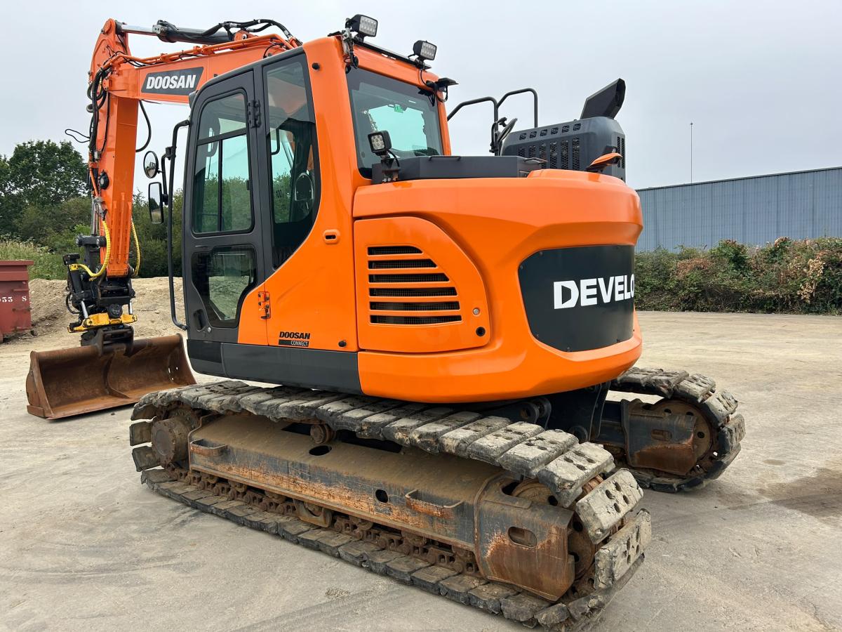 Pelle sur chenilles Doosan DX140LCR-7