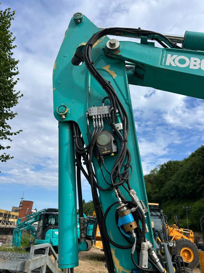 pelle Kobelco SK55SRX-6