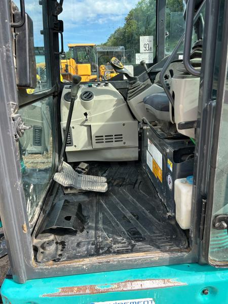 pelle Kobelco SK55SRX-6