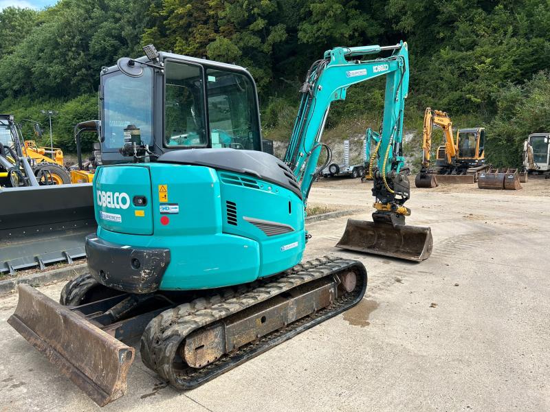 pelle Kobelco SK55SRX-6