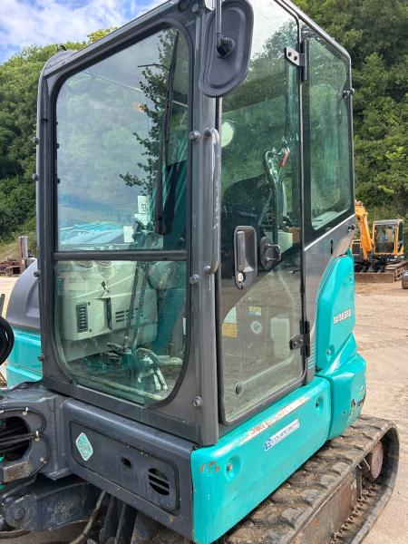pelle Kobelco SK55SRX-6