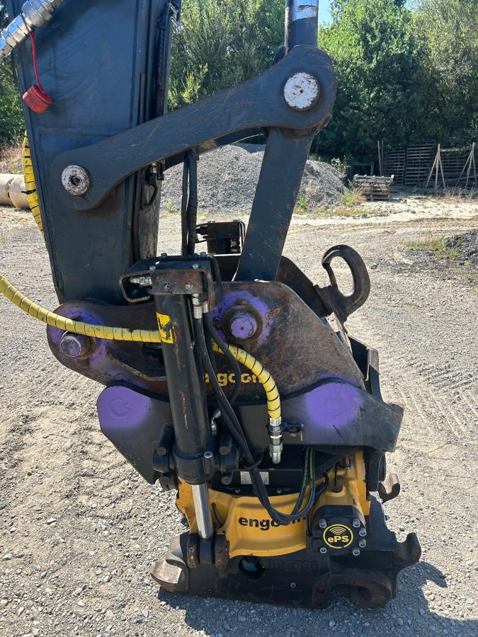 Pelle sur chenilles Hyundai HX235A LCR
