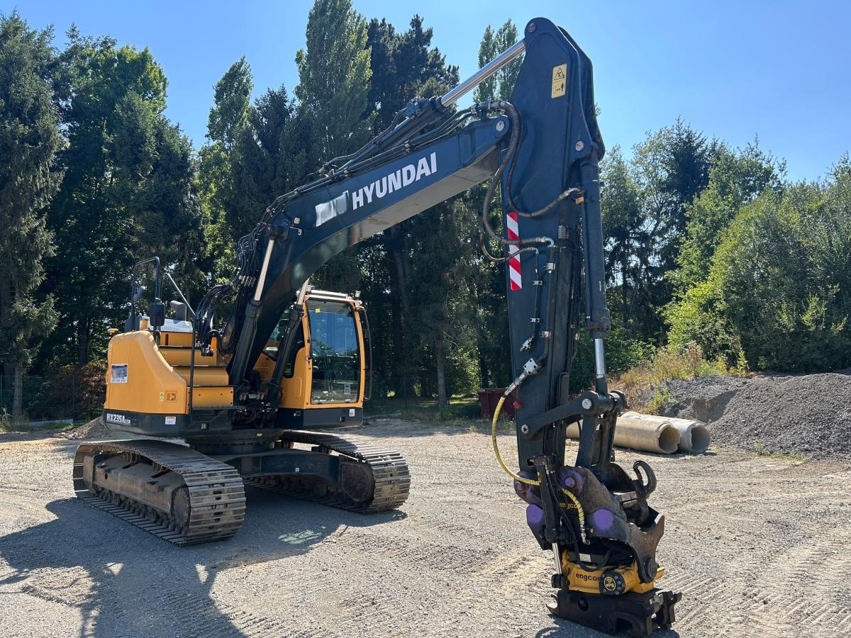 Pelle sur chenilles Hyundai HX235A LCR