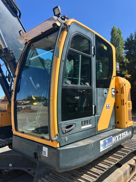 Pelle sur chenilles Hyundai HX235A LCR