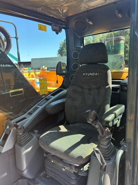 Pelle sur chenilles Hyundai HX235A LCR