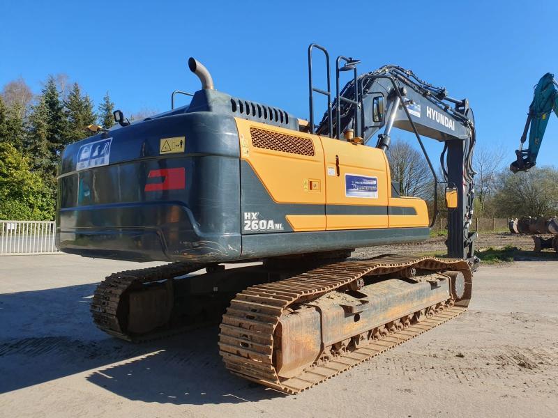 Pelle sur chenilles Hyundai HX260A NL