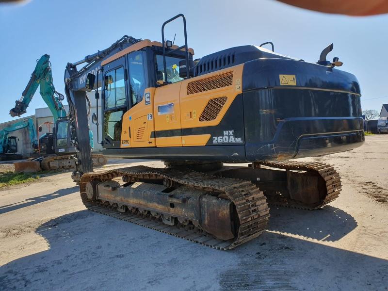 Pelle sur chenilles Hyundai HX260A NL
