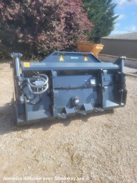 Photo Merlo godet multifonctions  image 2/4