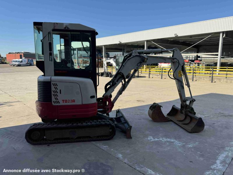Photo Takeuchi TB 23 R image 2/5