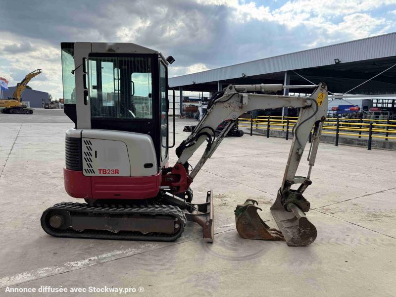 Photo Takeuchi TB 23 R image 2/5