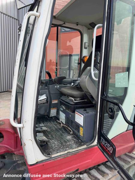 Photo Takeuchi TB 250  image 4/5