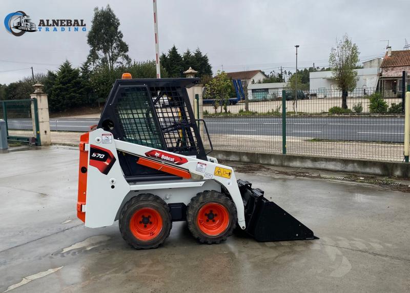 Pá carregadora Bobcat S70