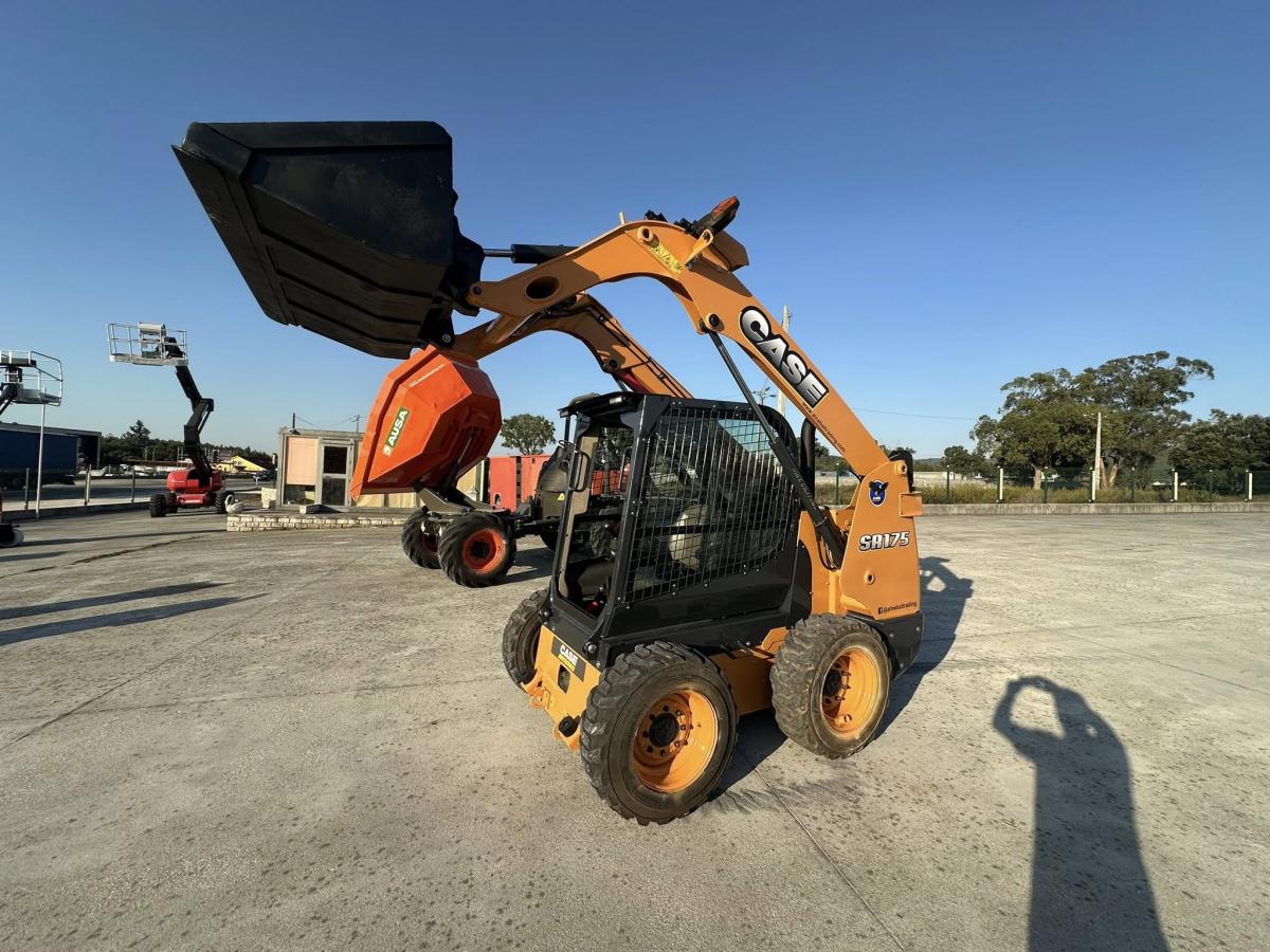 Pá carregadora Case SR175