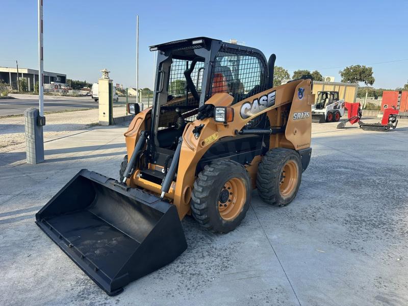 Pá carregadora Case SR175