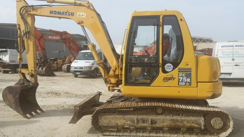 Escavadora Komatsu PC75HD