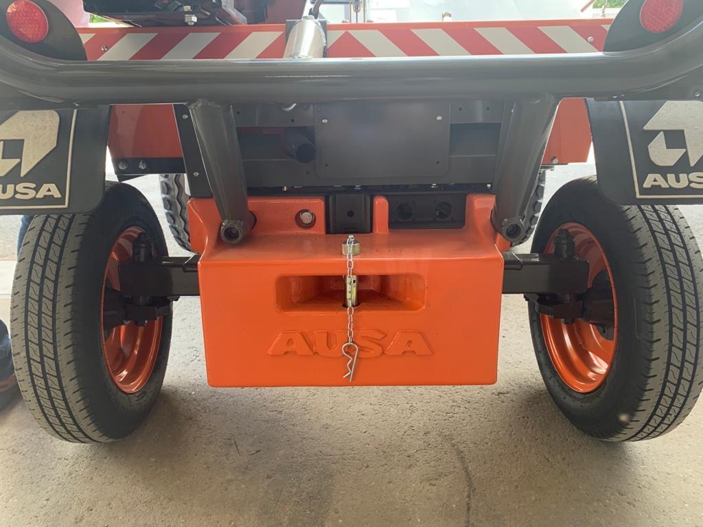 Roboty drogowe Ausa D150MRA