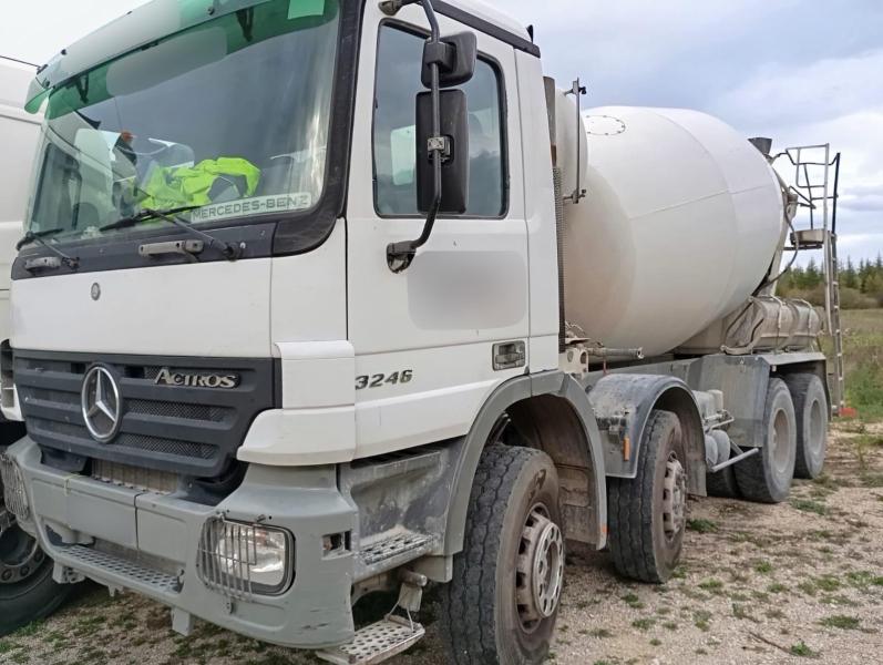 Camião Mercedes Actros 3246