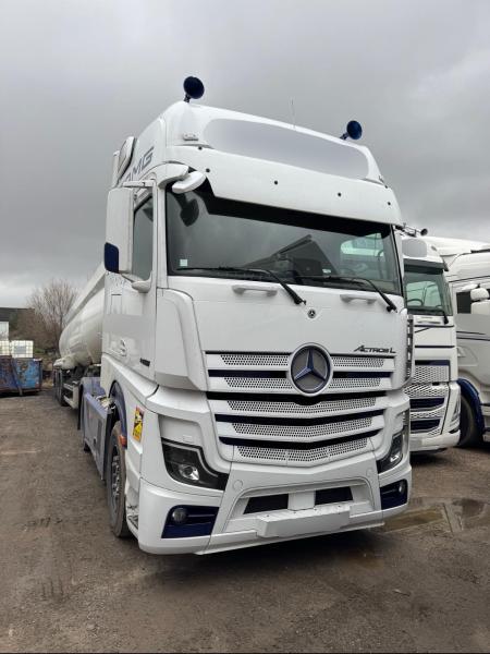 Ciągnik siodłowy Mercedes Actros 1863 LSN