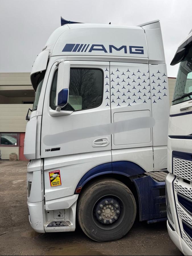 Ciągnik siodłowy Mercedes Actros 1863 LSN