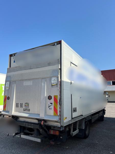 Camião Mercedes Atego 1218