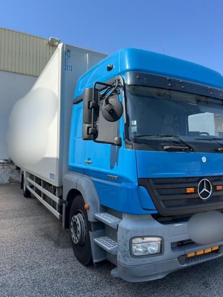 Camião Mercedes Axor 1829