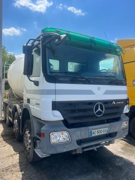 vrachtwagen Mercedes Actros 3241