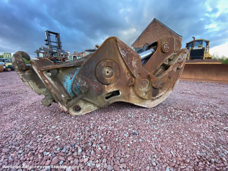 MBI BROYEUR BETON POUR PELLE 21-27 T 