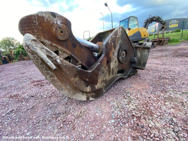 Photo MBI BROYEUR BETON POUR PELLE 21-27 T  image 3/11