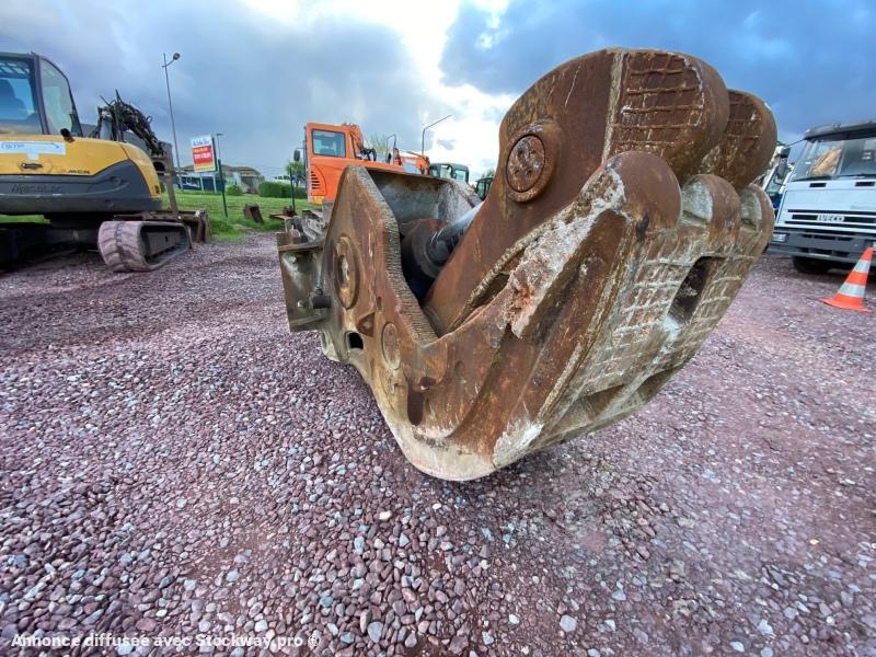 Photo MBI BROYEUR BETON POUR PELLE 21-27 T  image 4/11