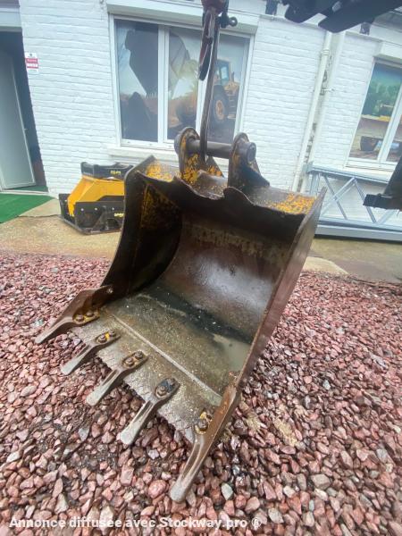 Photo JCB LOT 3 GODETS CURAGE ET TERRASSEMENT 1M50/80CM/60CM  image 4/9