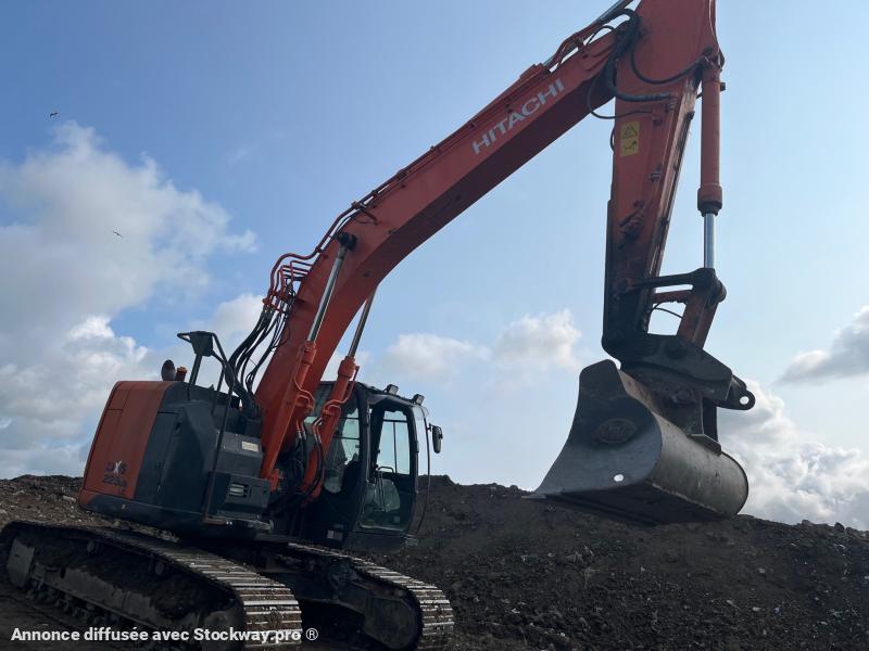 Photo Hitachi ZX 225USLC-5B  image 2/4