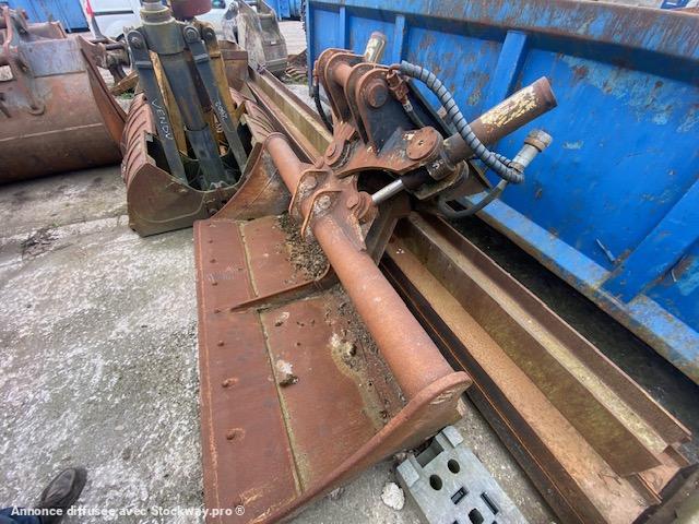 Photo VERACHTER ORIENTABLE & TERRASSEMENT 2M & 1M50  image 2/5