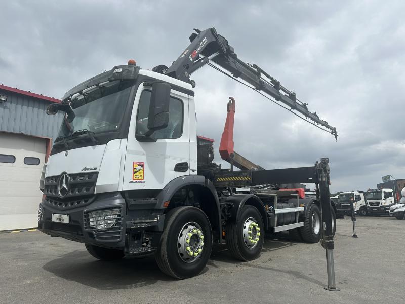 Camion Mercedes Arocs 3240