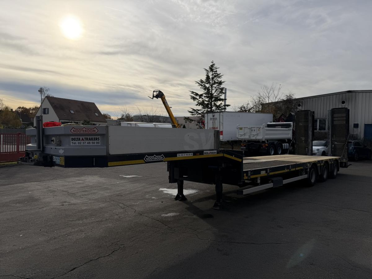 Semi-trailer Nooteboom PORTE ENGINS