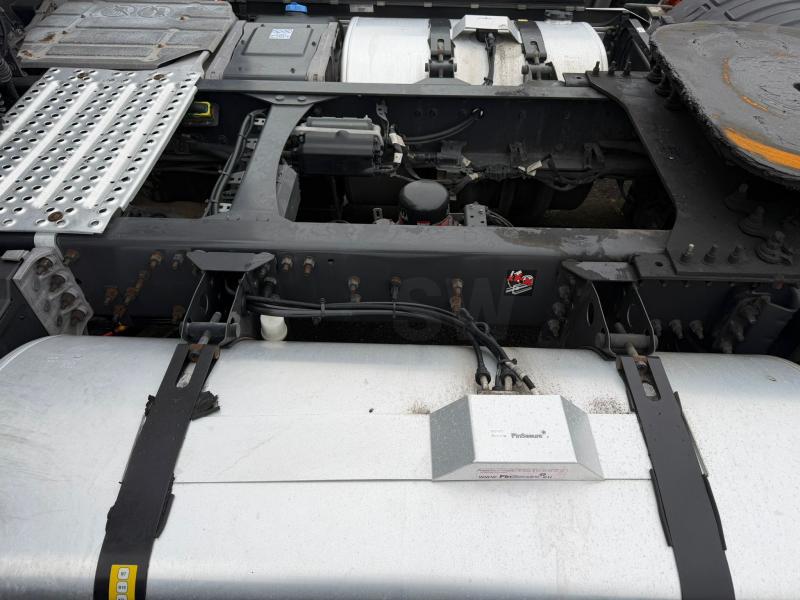 Trattore Renault T-High