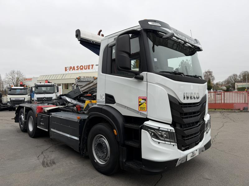 Iveco S-WAY 400