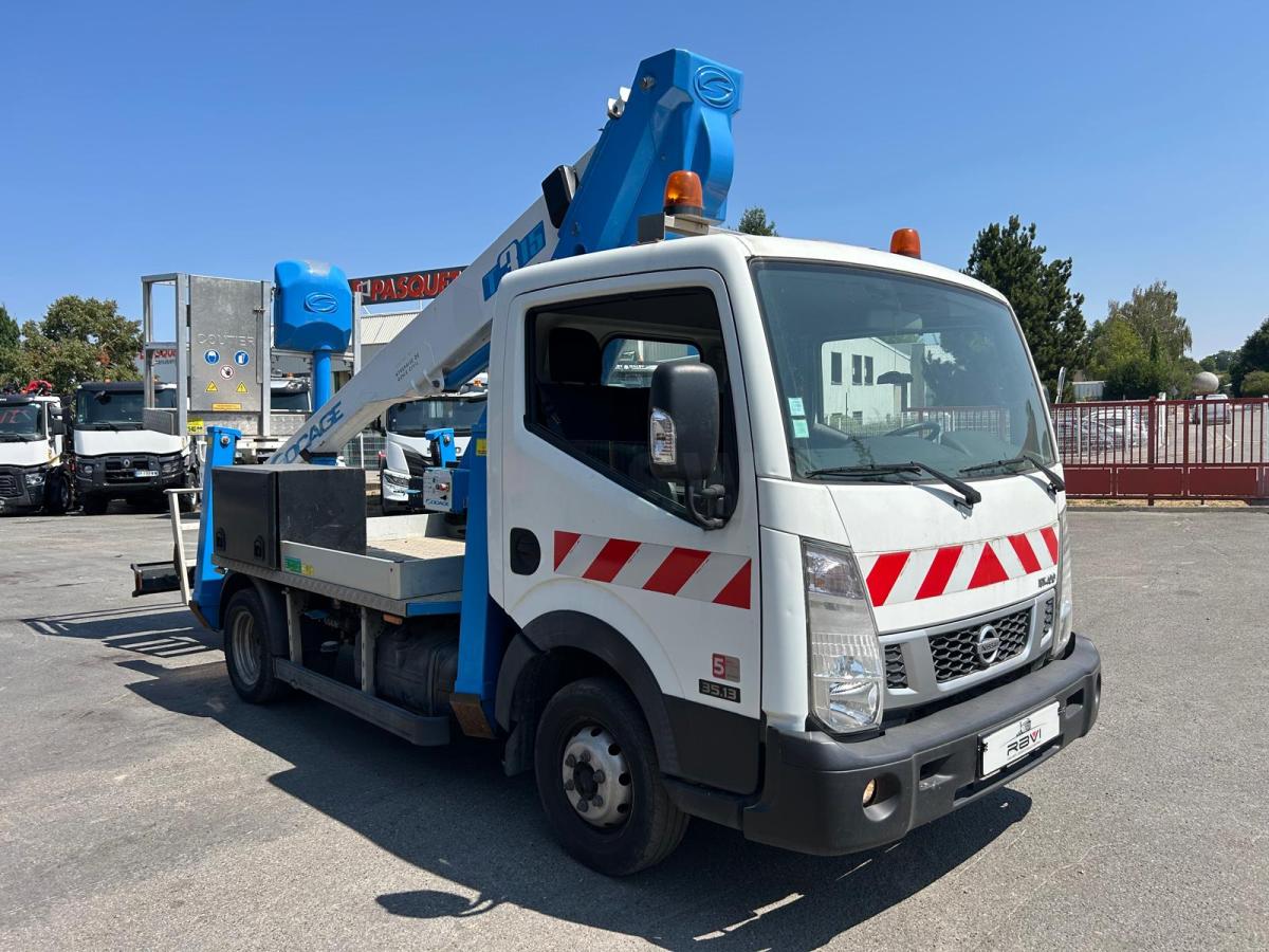 Transporter/LKW  Nissan Cabstar 35.13
