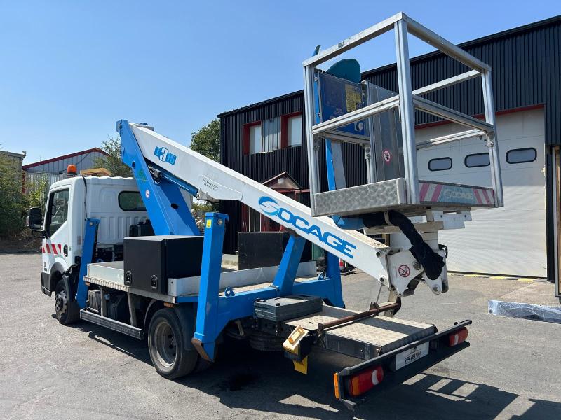 Transporter/LKW  Nissan Cabstar 35.13