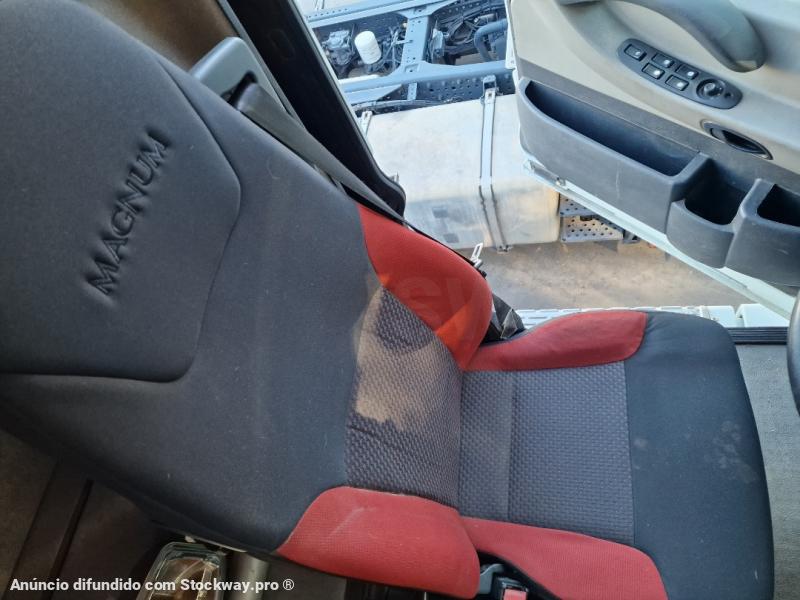 Photo Renault Magnum 520.26 S image 15/17