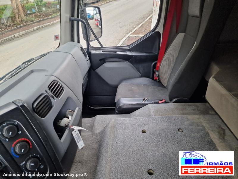 Photo Renault D-Series 320.19 DTI 11 image 16/16
