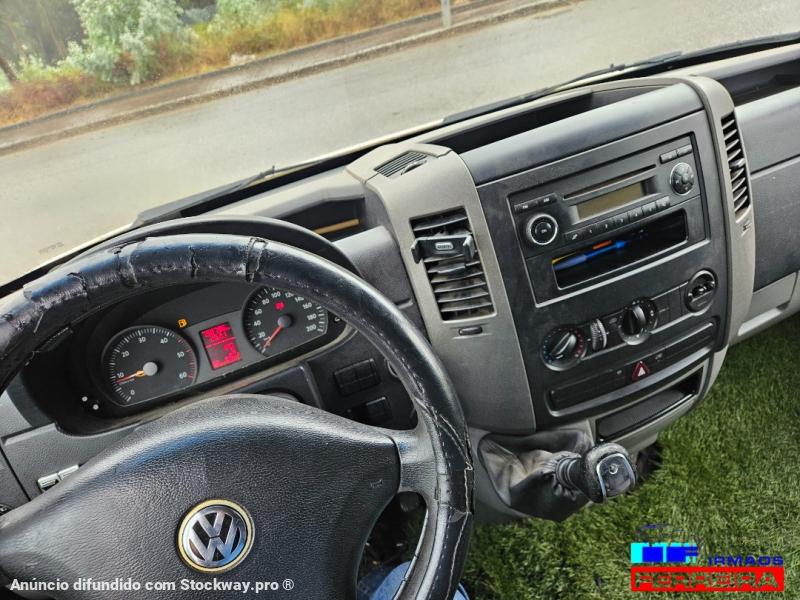 Photo Volkswagen Crafter 2.5 TDI L2/H2 image 10/11