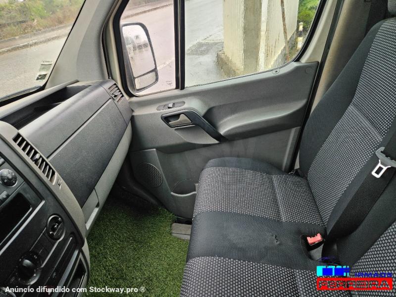 Photo Volkswagen Crafter 2.5 TDI L2/H2 image 11/11